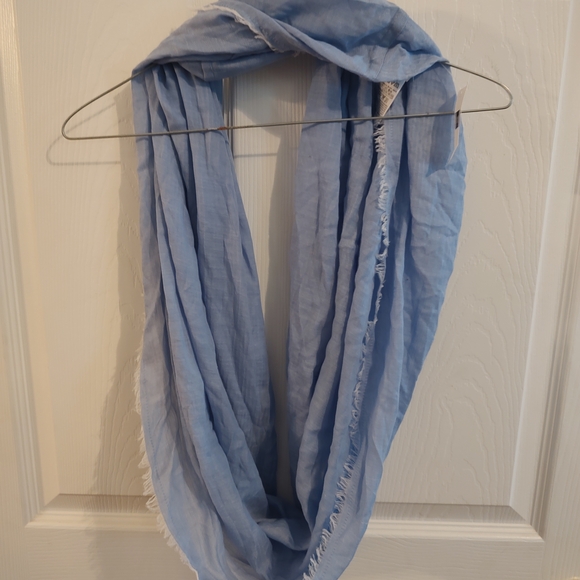 GAP Accessories - GAP Soft Blue Women's Scarf